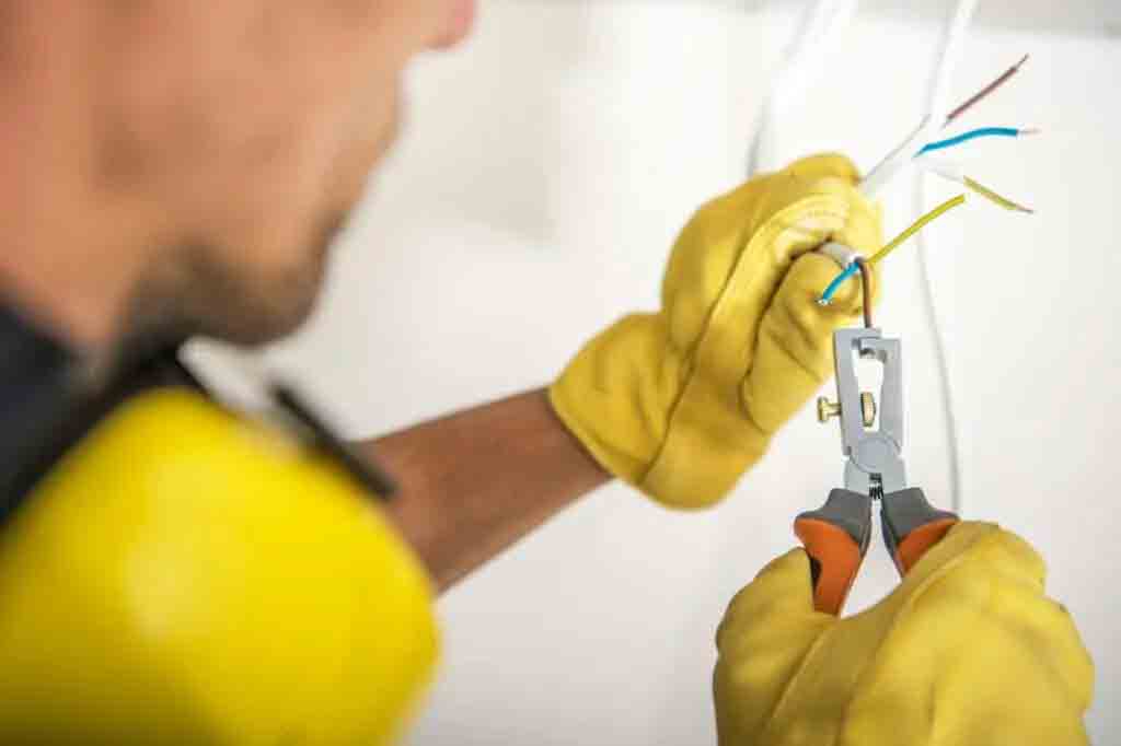 Why Electrical Work is No DIY